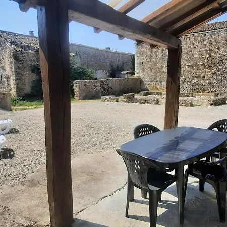 Maison Confortable 4 Personnes - 2 - Espaces Partagés * Saint-Sauvant (Vienne)